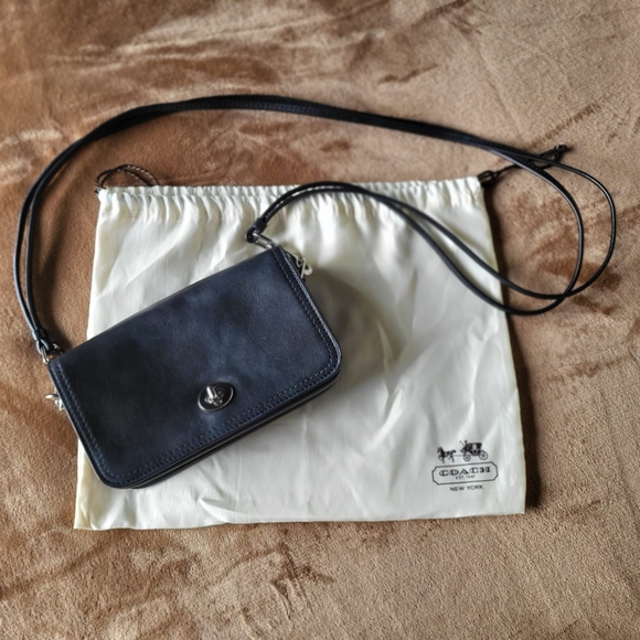 Coach Handbags - Coach Bag